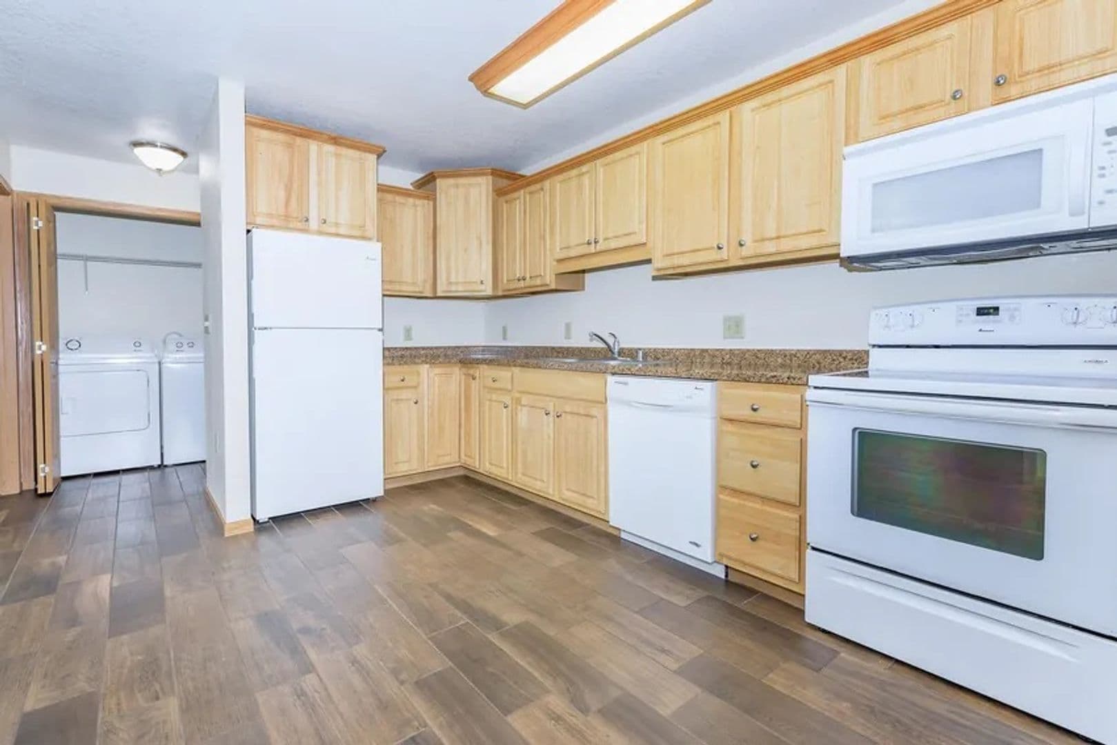 Onalaska Apartment: 1420 Greenbay Street