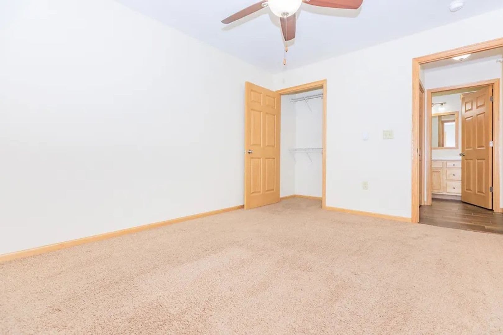 Onalaska Apartment: 1420 Greenbay Street