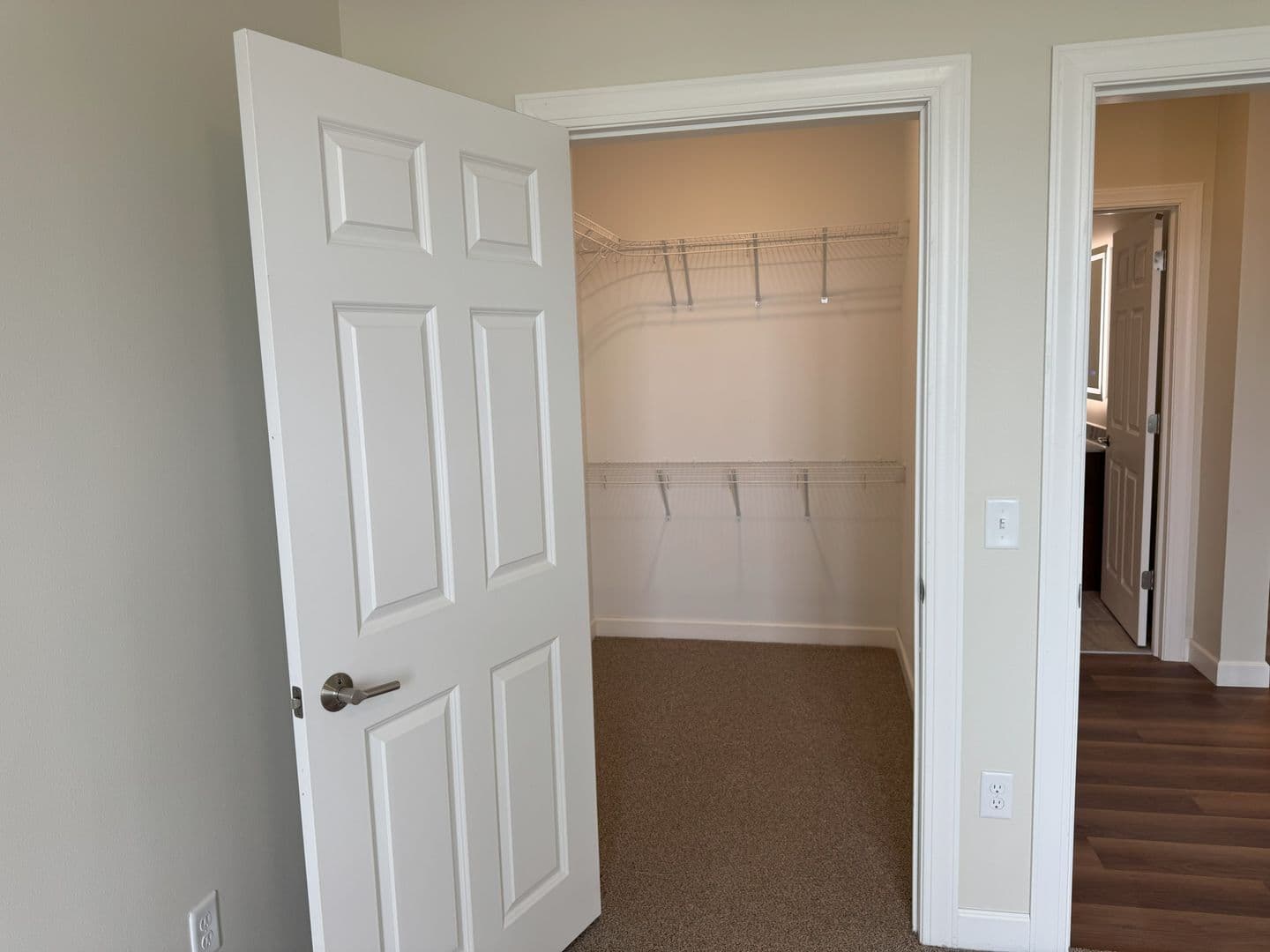 Oshkosh Apartment: 3495 Lake Butte Des Morts Dr