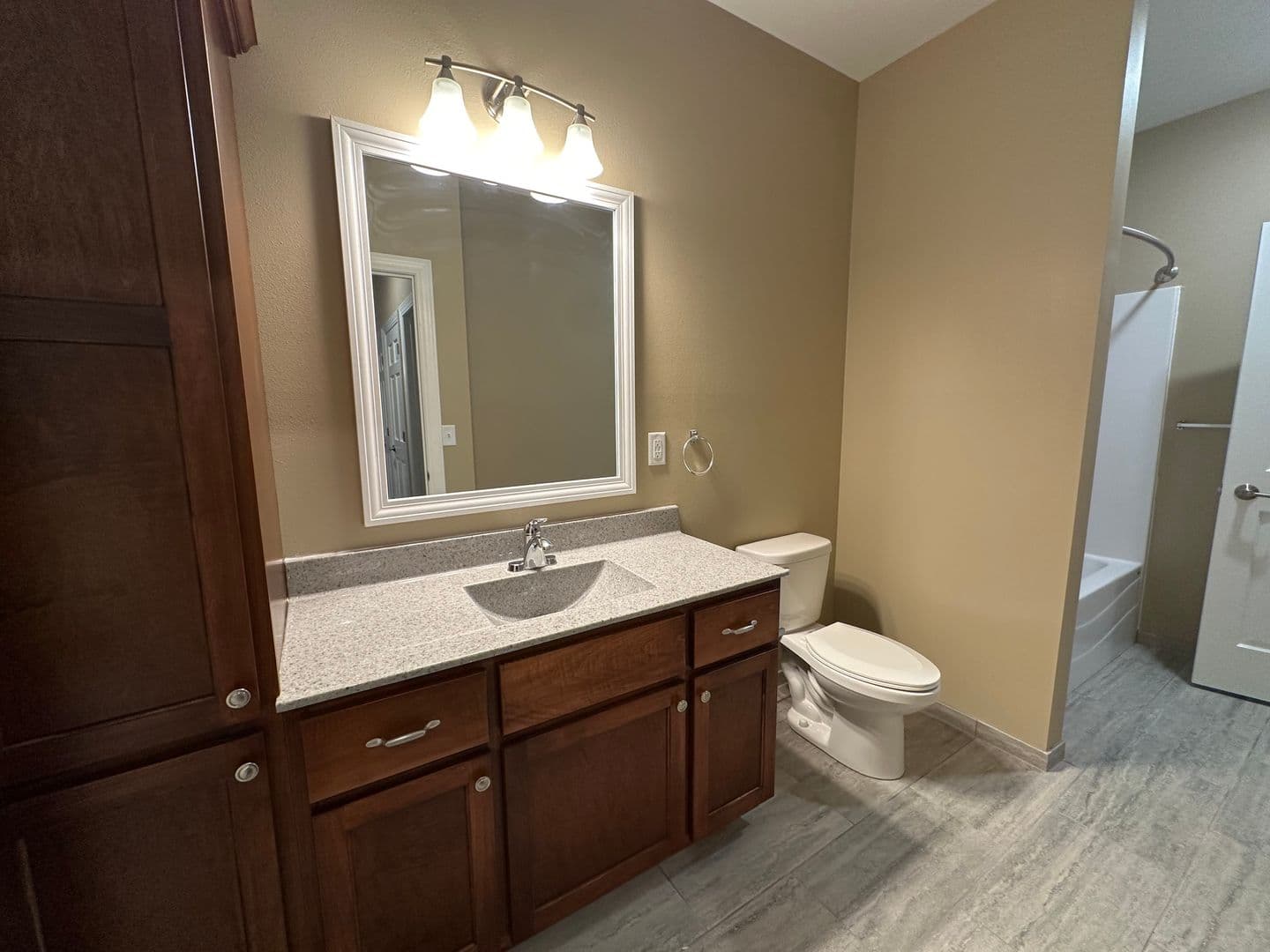 Onalaska Apartment: 2101 Abbey Road