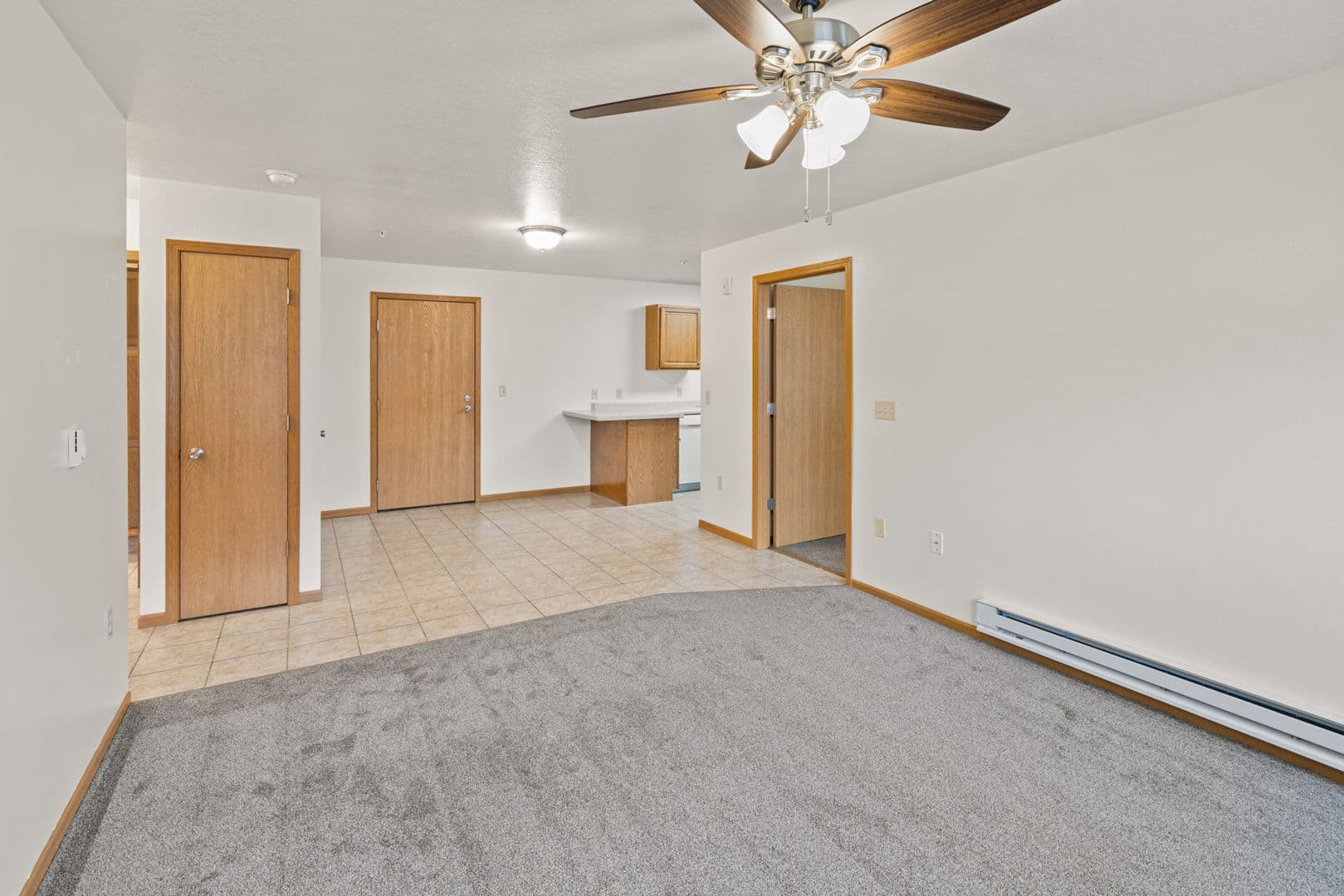 Holmen Apartment: 970 Linden Dr