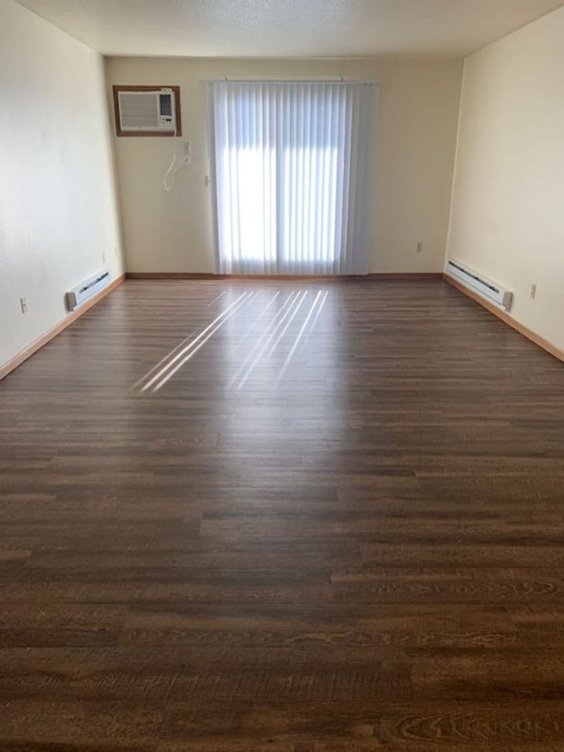 La Crosse Apartment: 403 Gillette Street