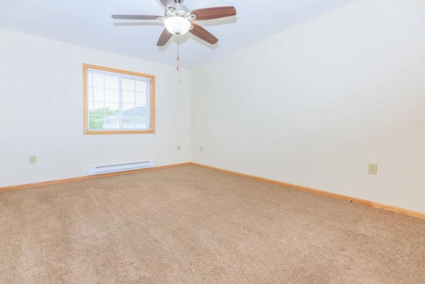 Onalaska Apartment: 1420 Greenbay Street