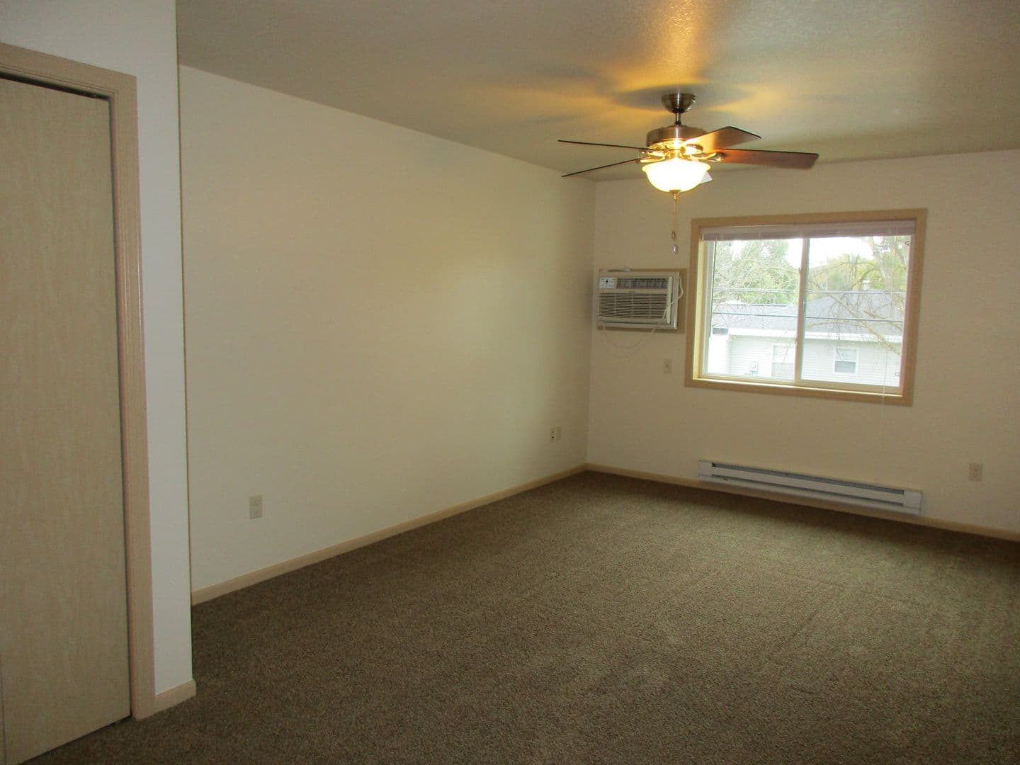 La Crosse Apartment: 3715  3717 Mormon Coulee Road