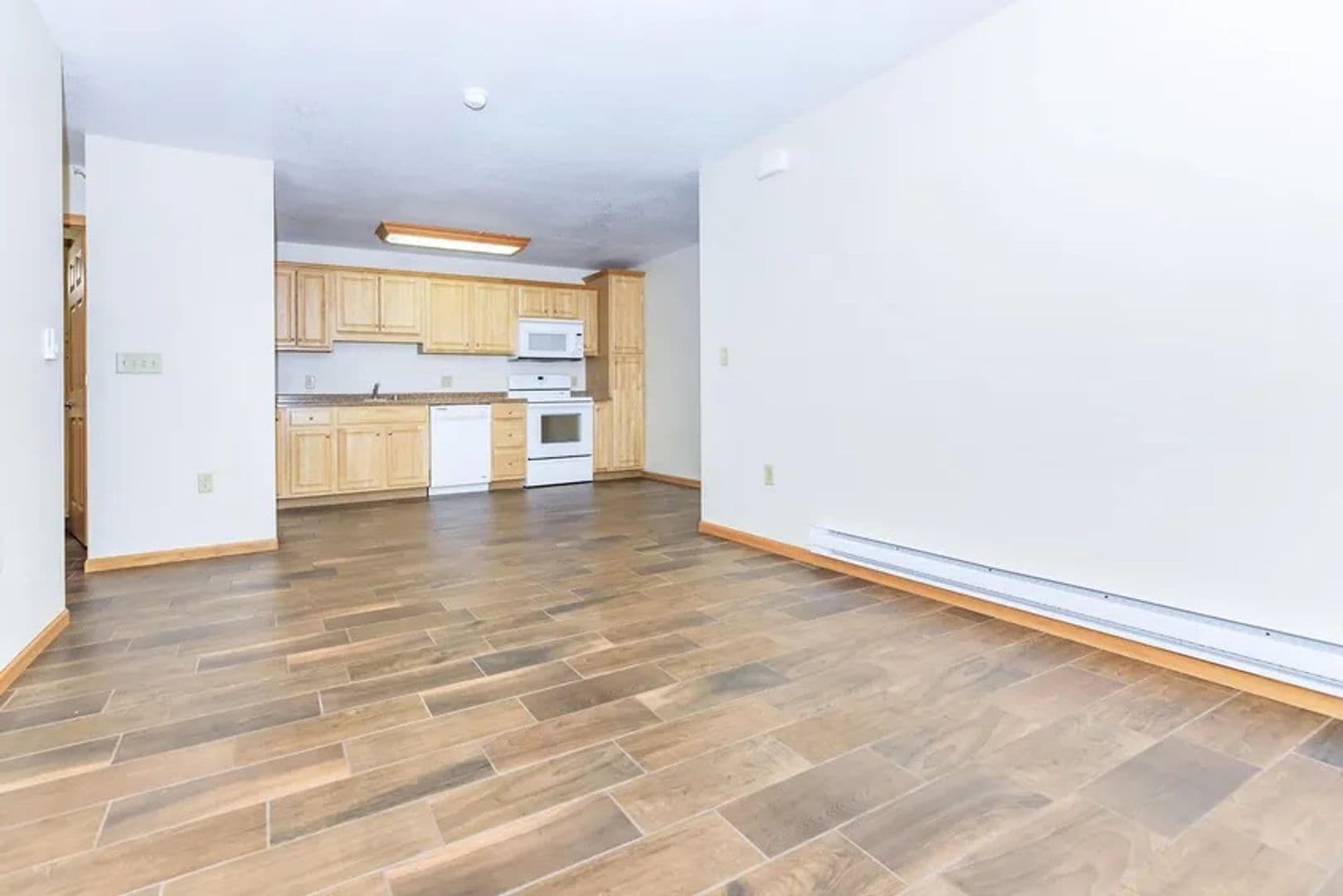 Onalaska Apartment: 1420 Greenbay Street