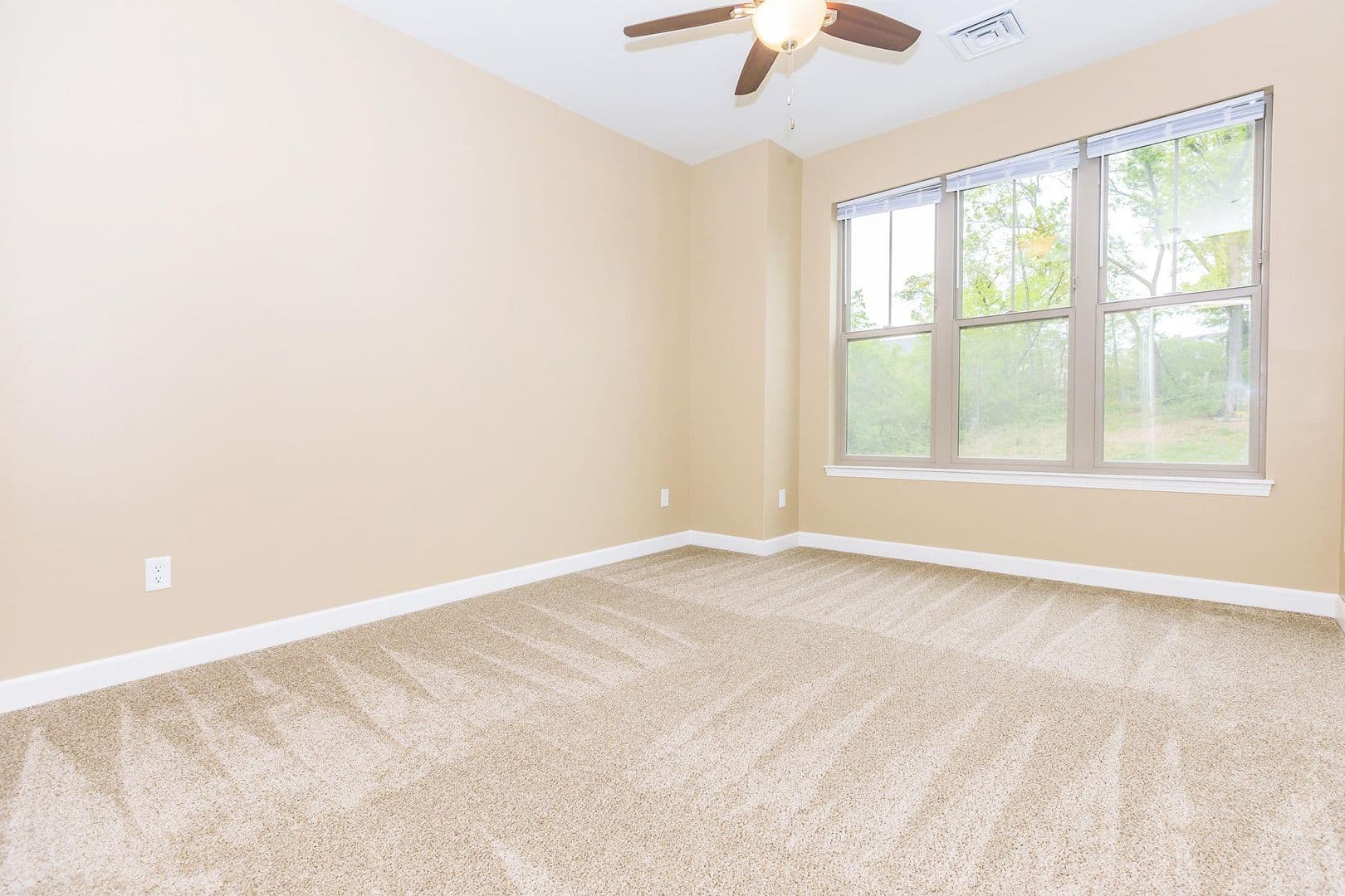 Onalaska Apartment: 2101 Abbey Road