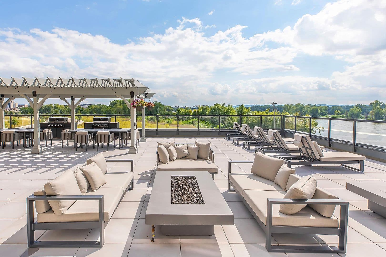 La Crosse Apartment: 55 River Bend Road