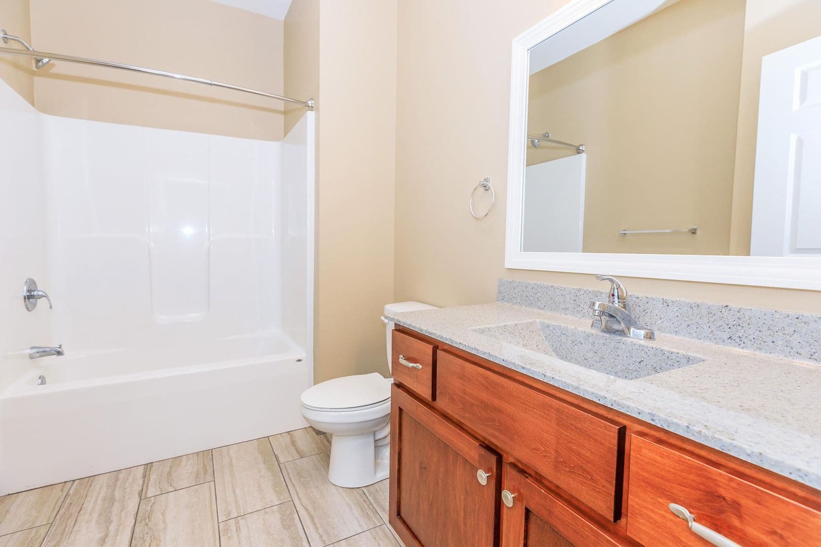 Onalaska Apartment: 2101 Abbey Road