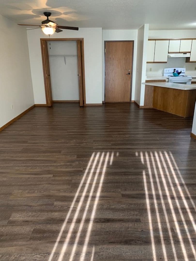 La Crosse Apartment: 403 Gillette Street