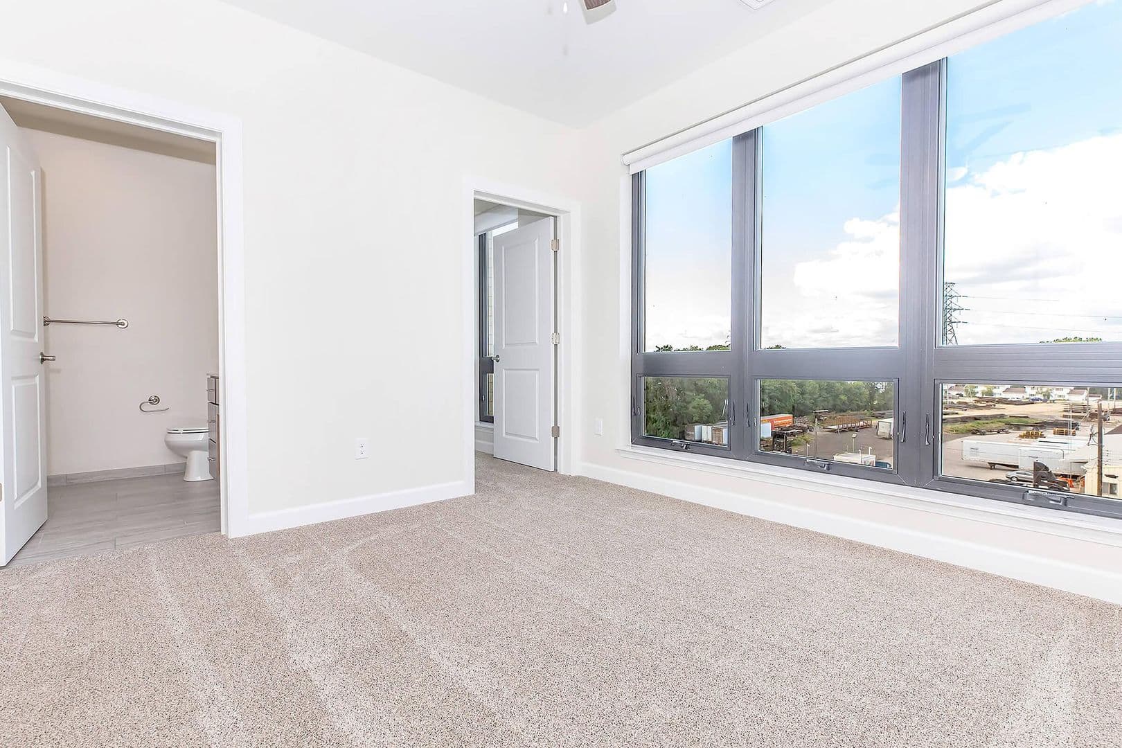 La Crosse Apartment: 55 River Bend Road