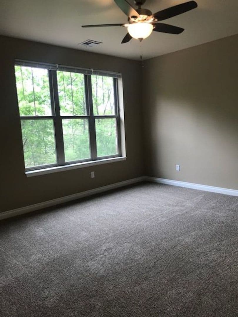 Onalaska Apartment: 2101 Abbey Road