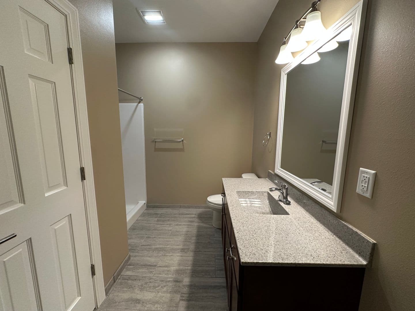 Onalaska Apartment: 2101 Abbey Road