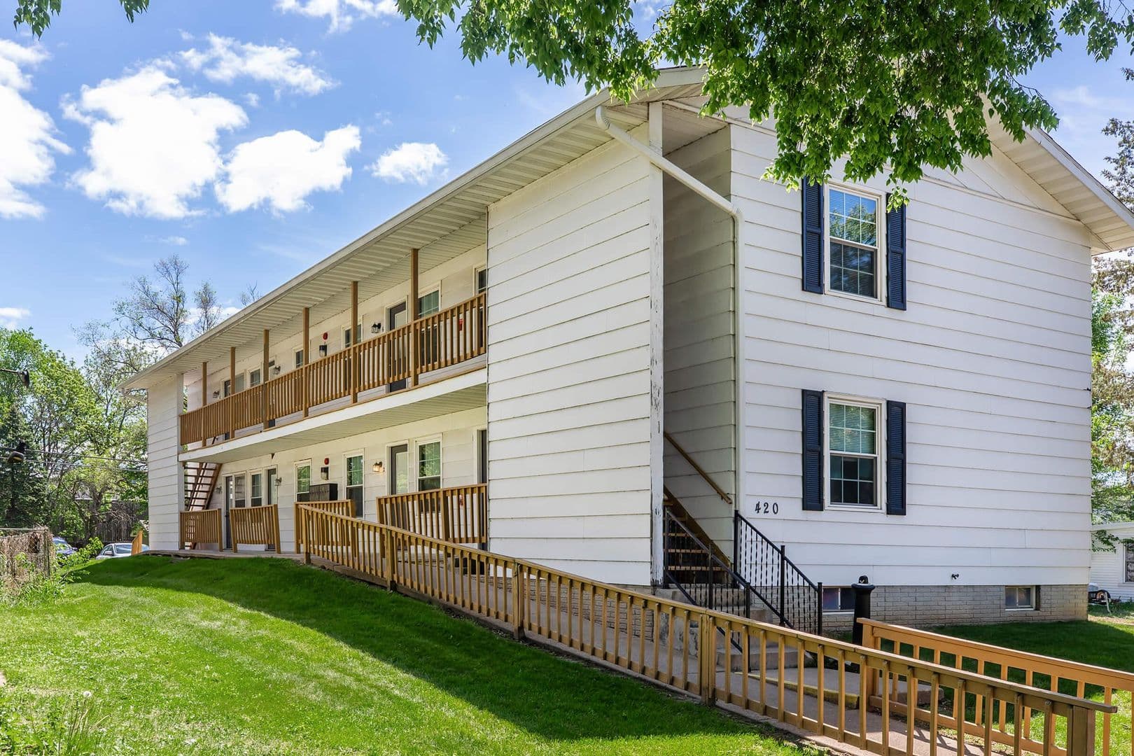 La Crosse Apartment: 918  920 Gould Street