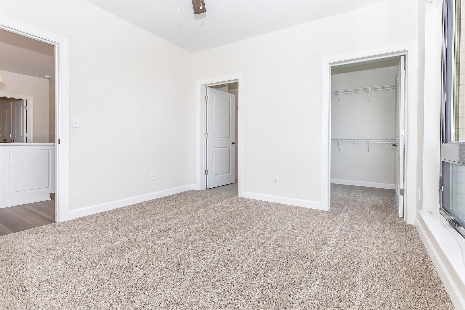 La Crosse Apartment: 55 River Bend Road