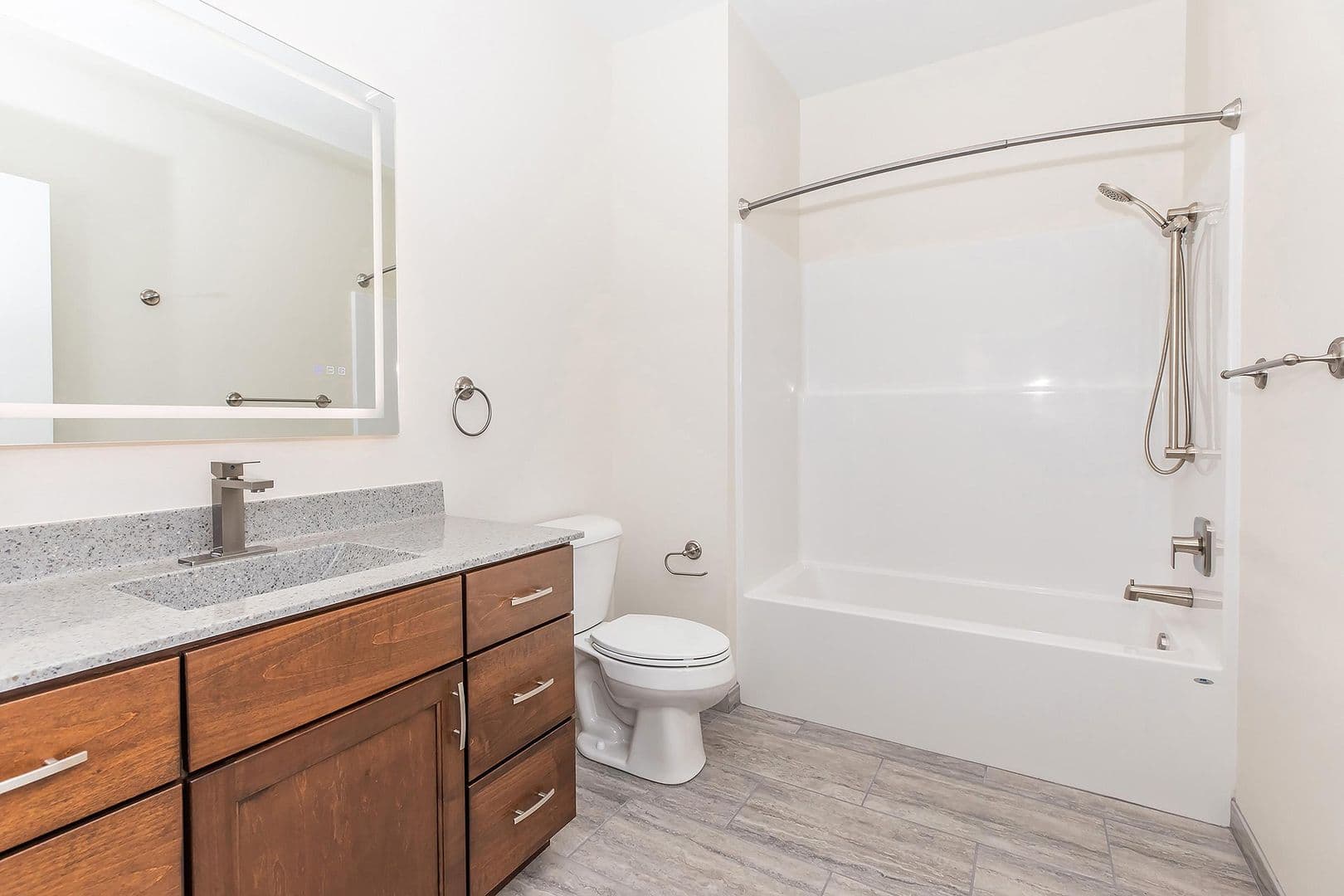 La Crosse Apartment: 55 River Bend Road
