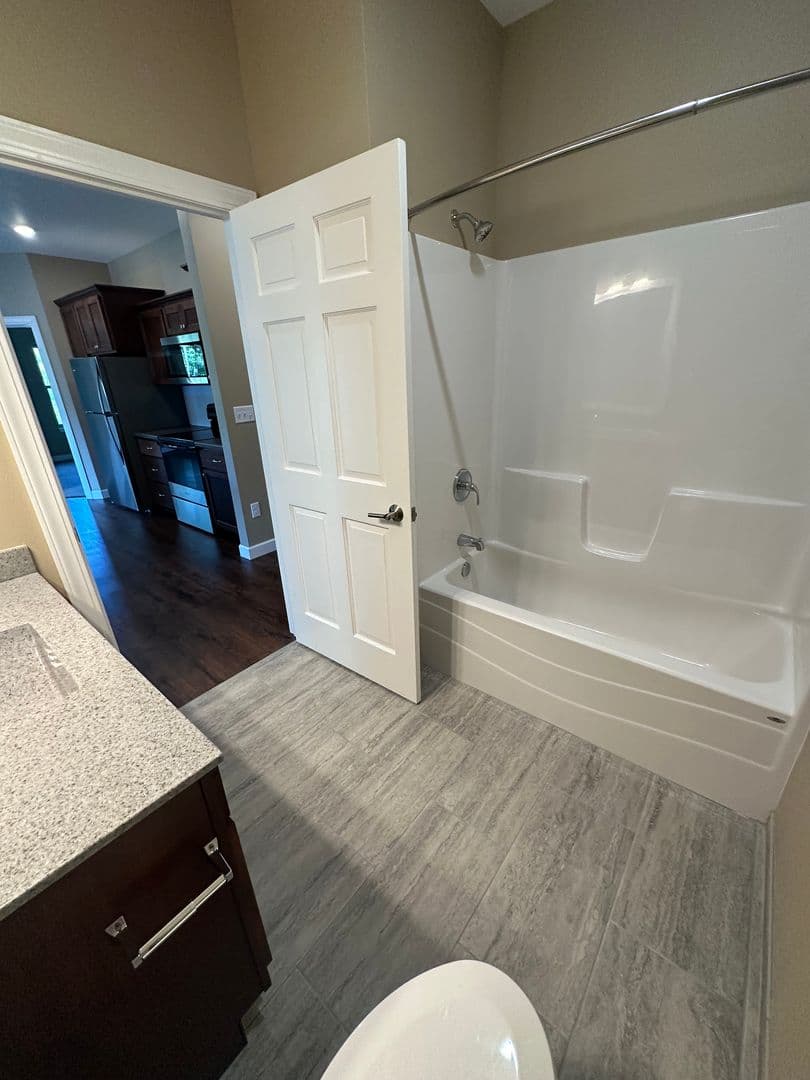 Onalaska Apartment: 2101 Abbey Road