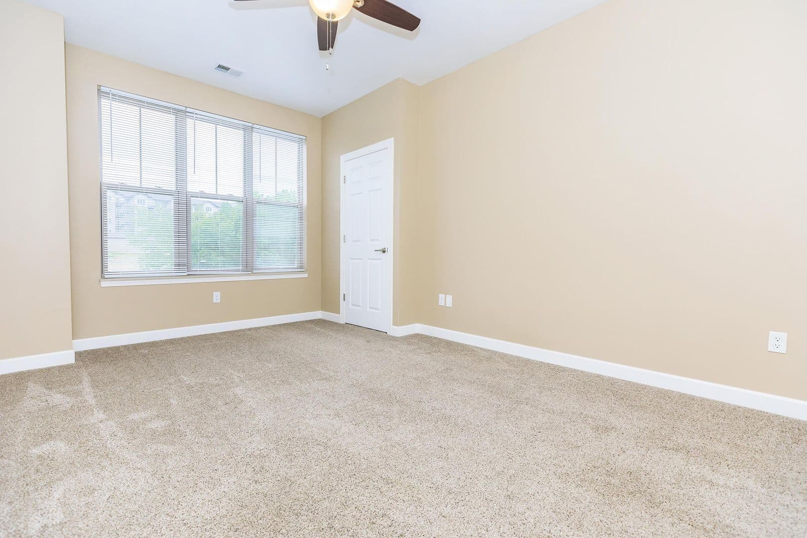 Onalaska Apartment: 2101 Abbey Road