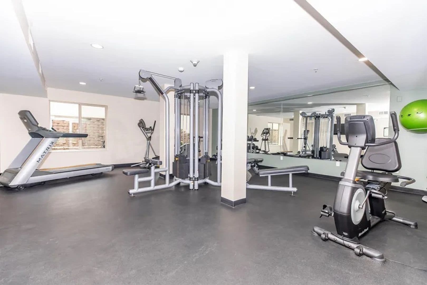 Onalaska Apartment: 843 Oak Ave N