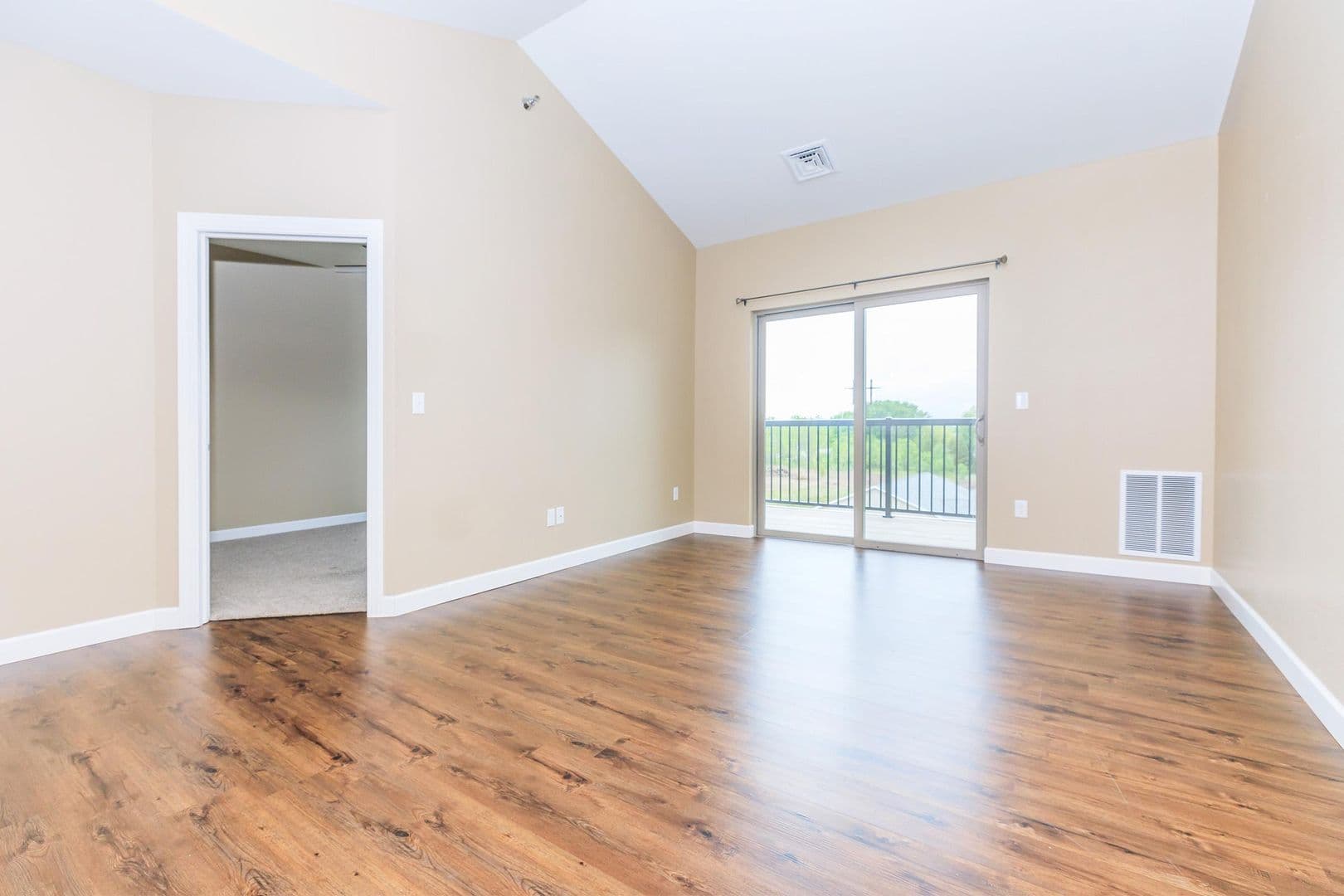 Onalaska Apartment: 2101 Abbey Road