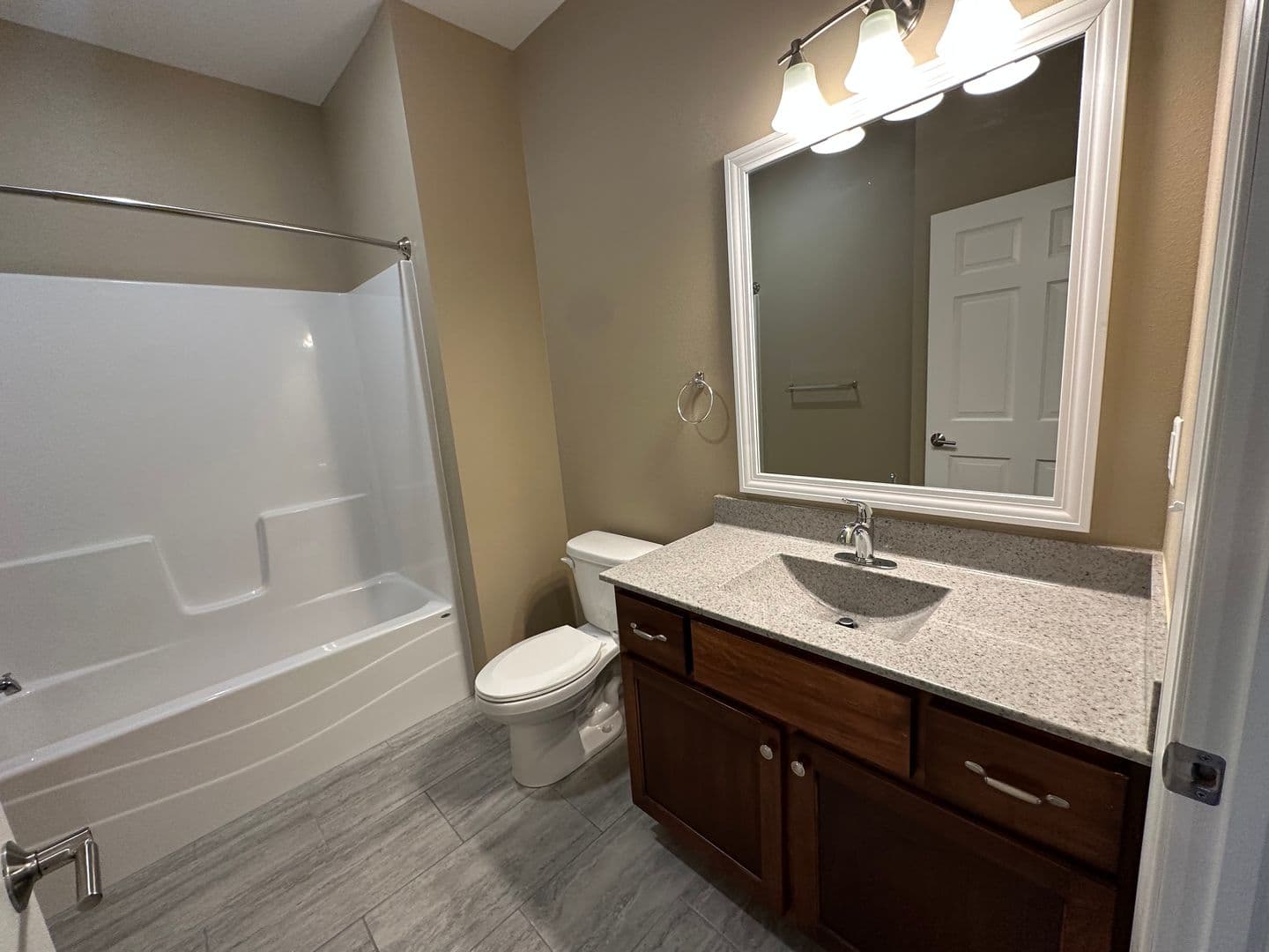 Onalaska Apartment: 2101 Abbey Road