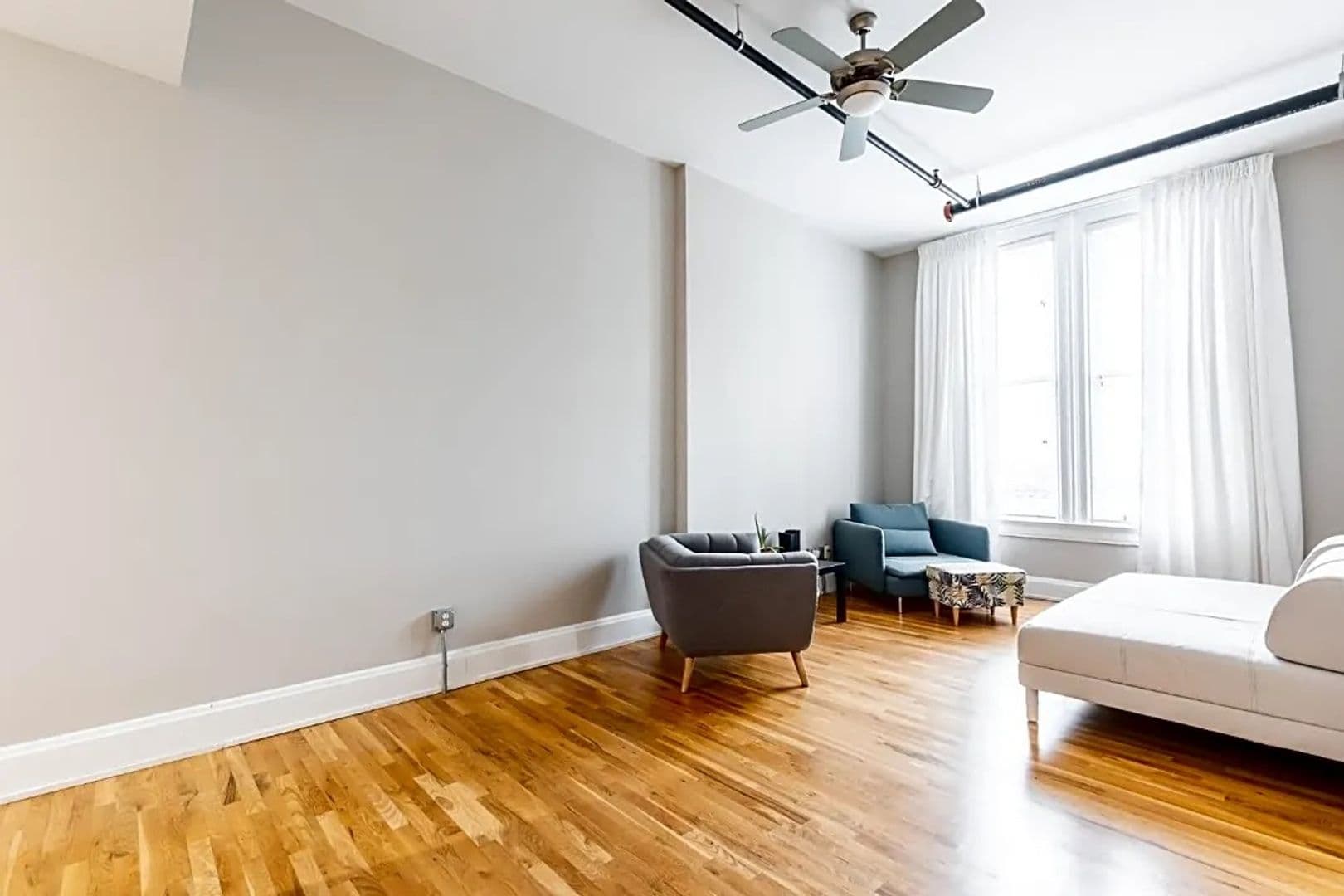 Cincinnati House: 1415 Vine St #207