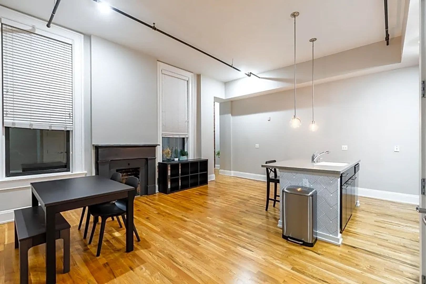 Cincinnati House: 1415 Vine St #207
