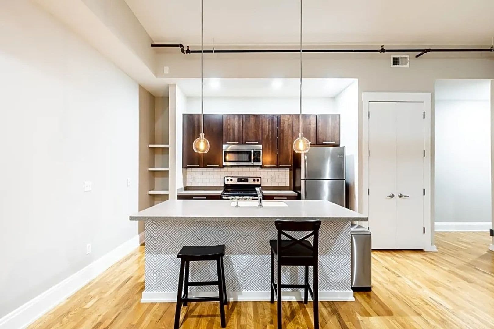 Cincinnati House: 1415 Vine St #207