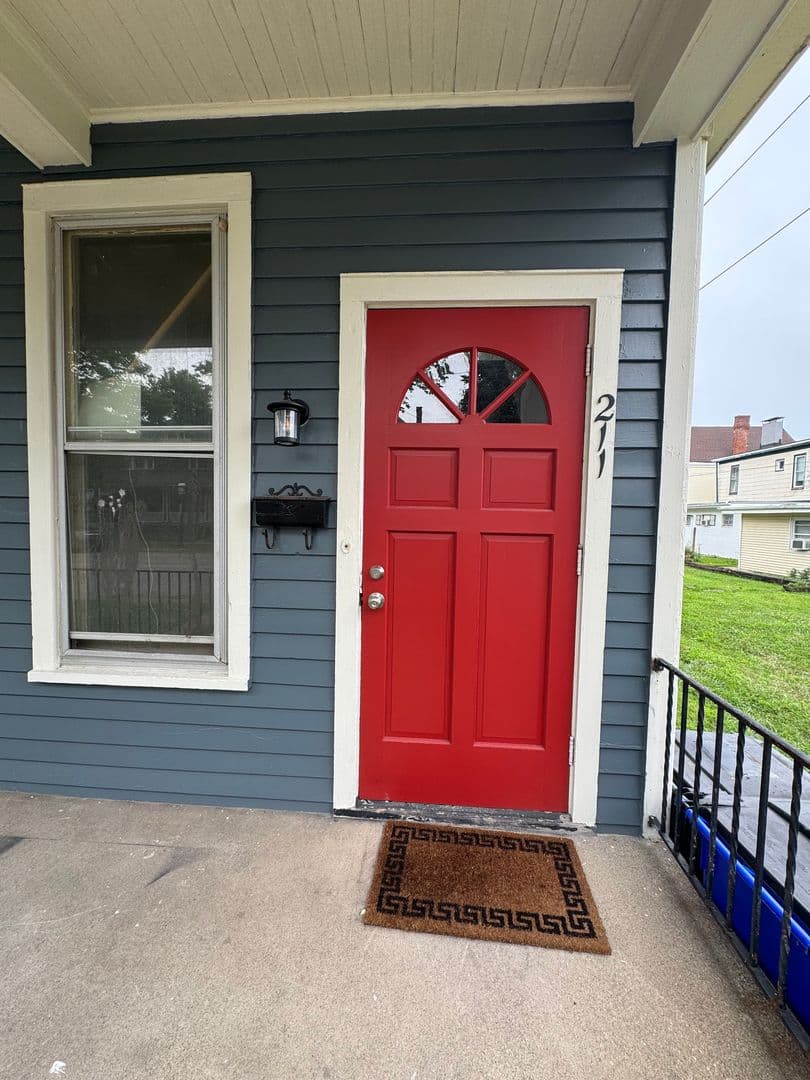 Hamilton Apartment: 211 & 213 Buckeye St.
