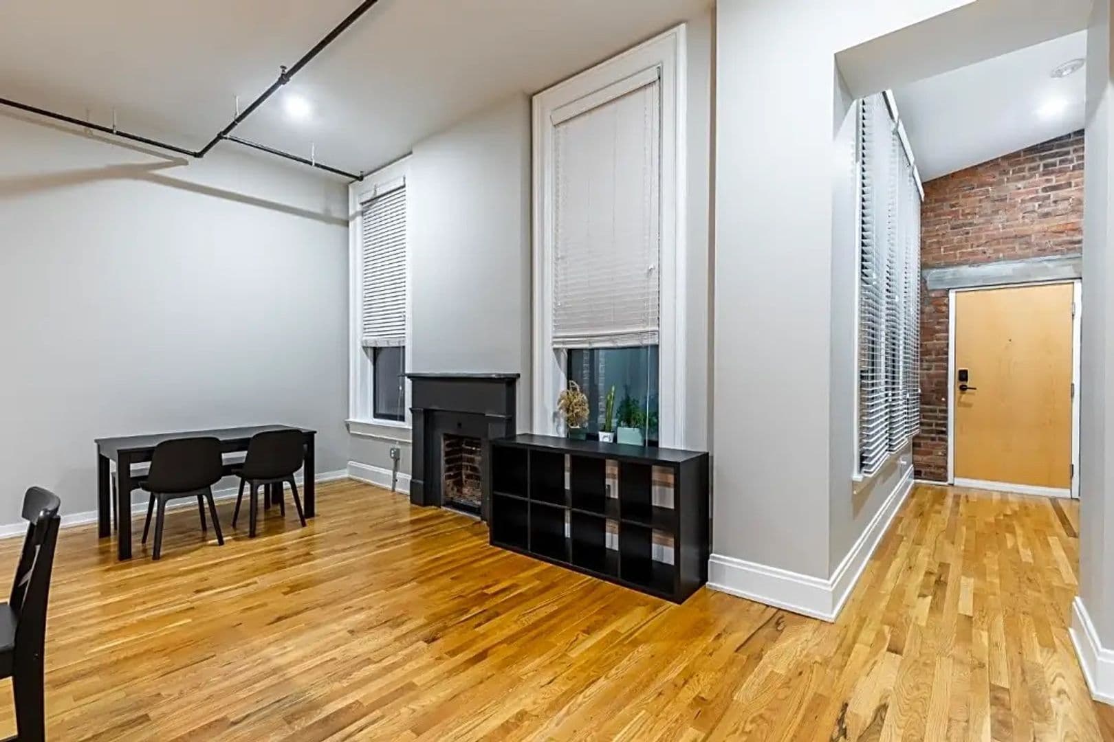 Cincinnati House: 1415 Vine St #207