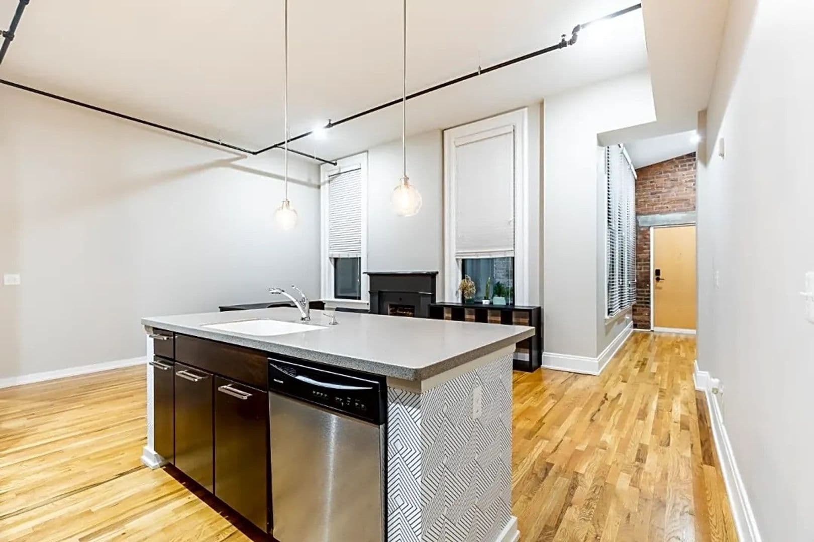 Cincinnati House: 1415 Vine St #207