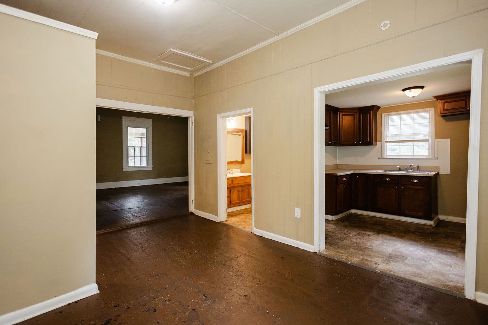 Griffin House: 723 W Broad St