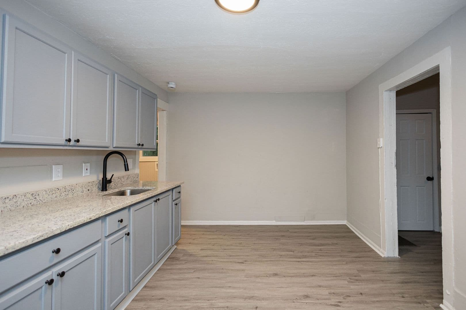 Griffin House: 515 W Cherry St