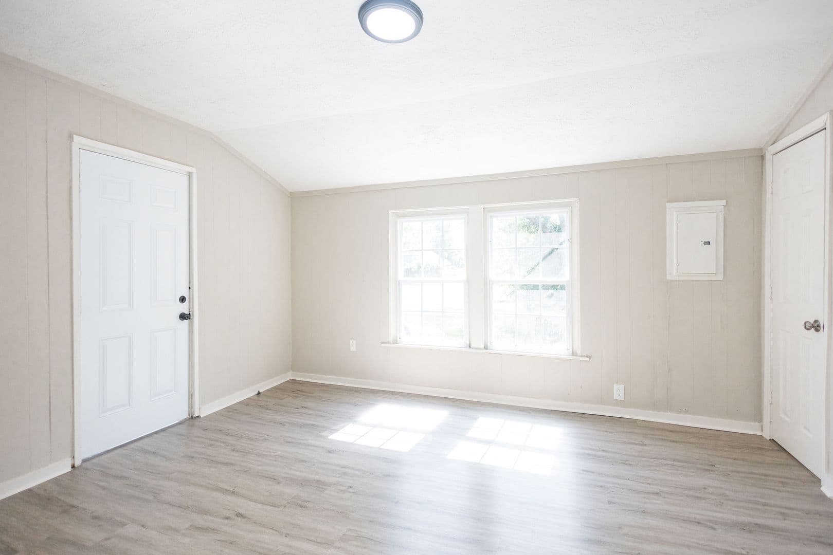 Griffin Apartment: 234 North 13th Street
