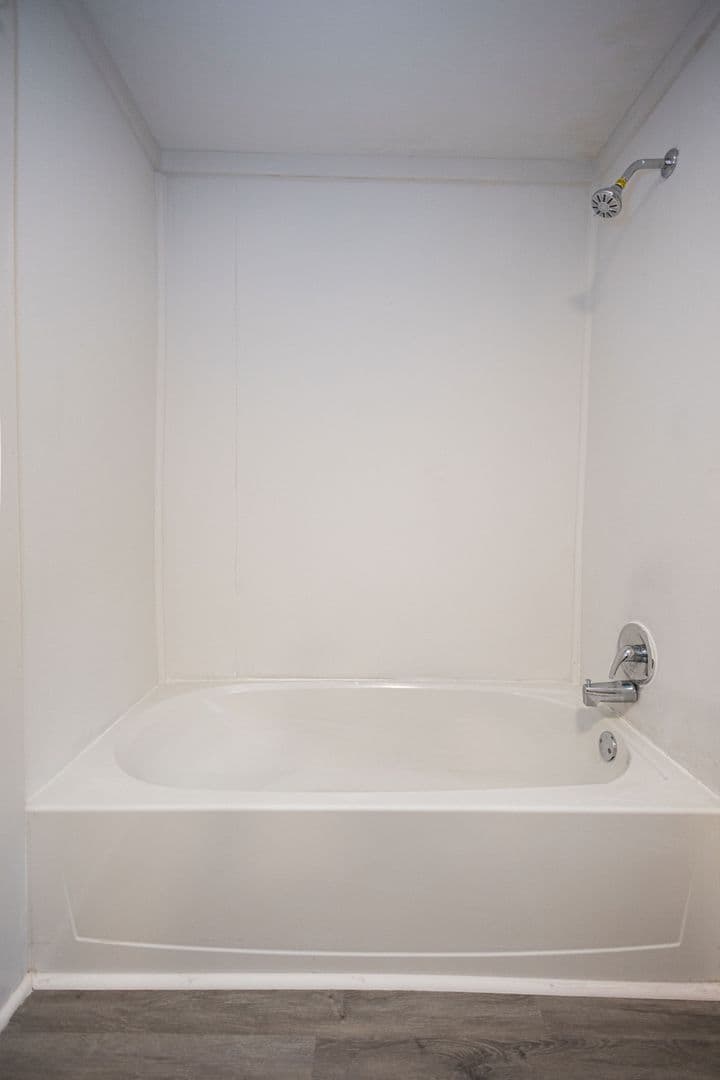 Griffin House: 515 W Cherry St