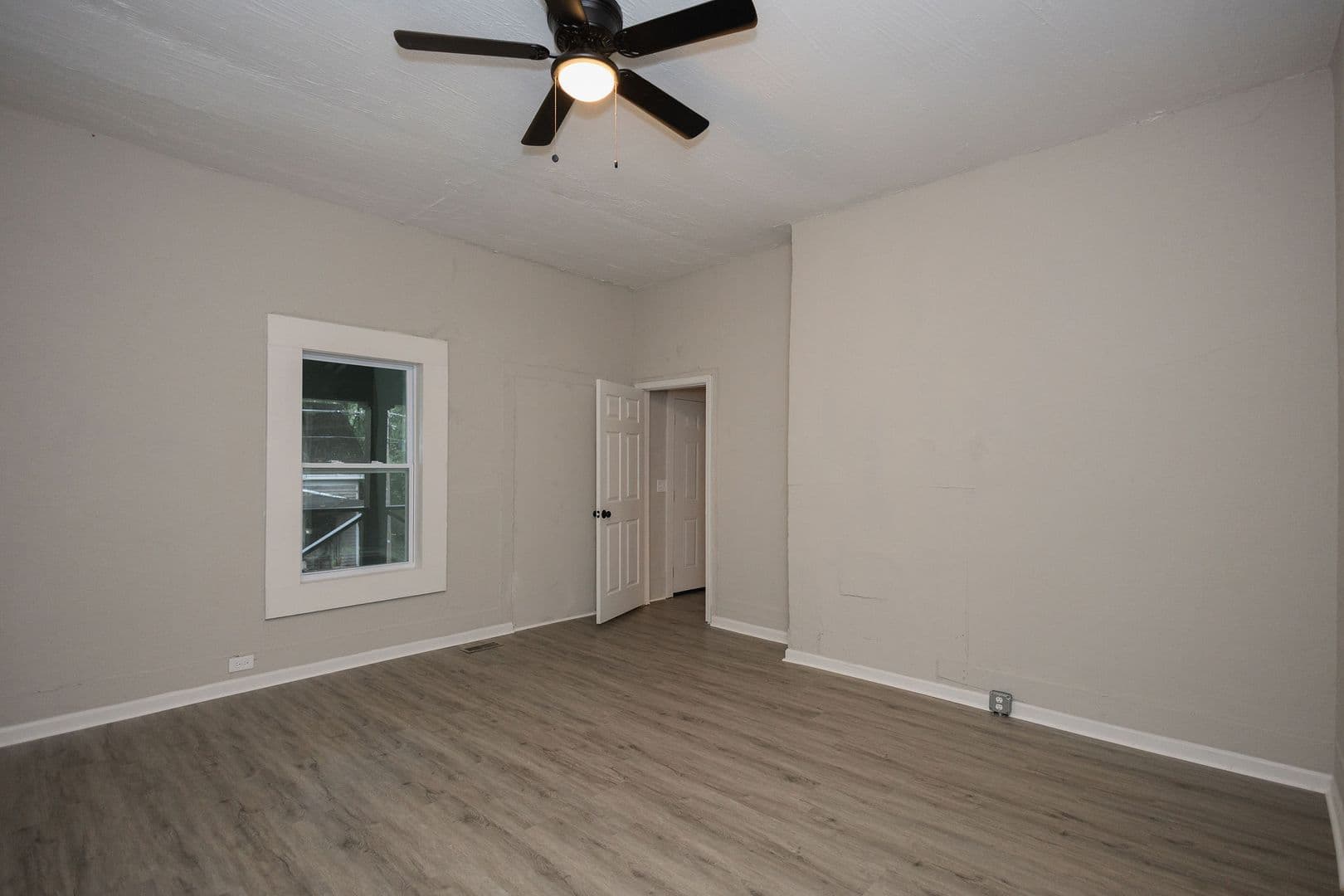 Griffin House: 515 W Cherry St