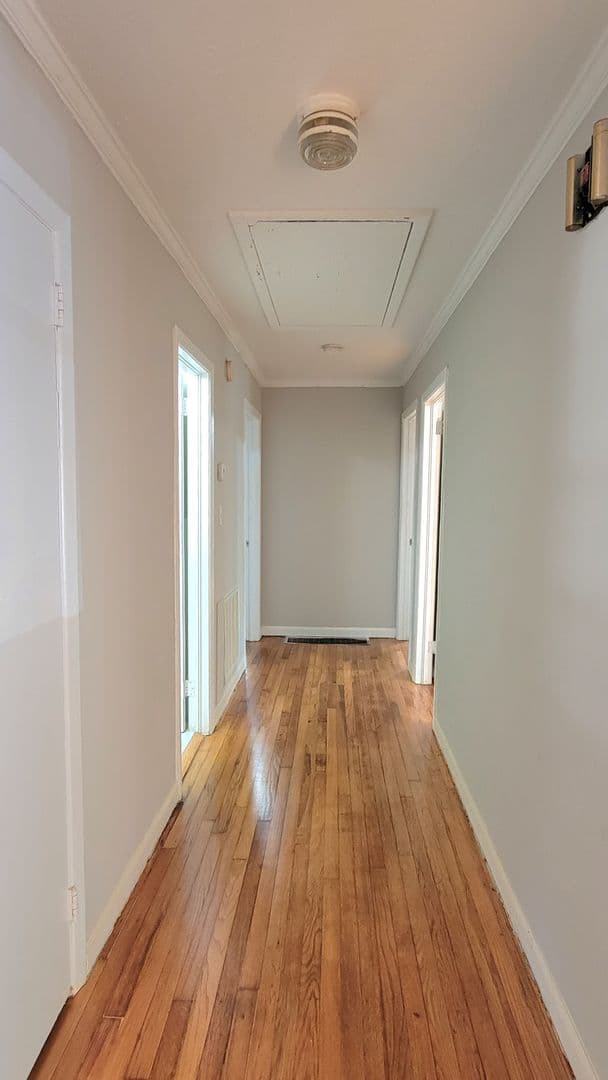 Griffin House: 842 W Broad St