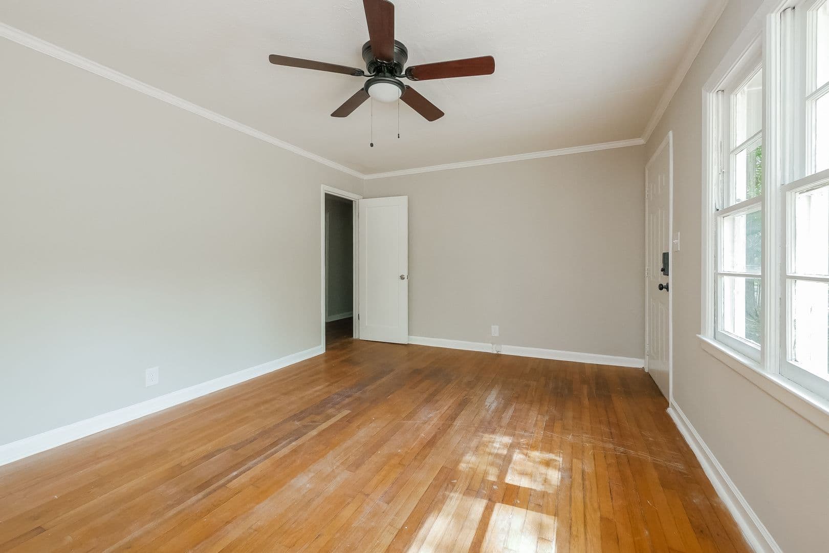 Griffin House: 842 W Broad St