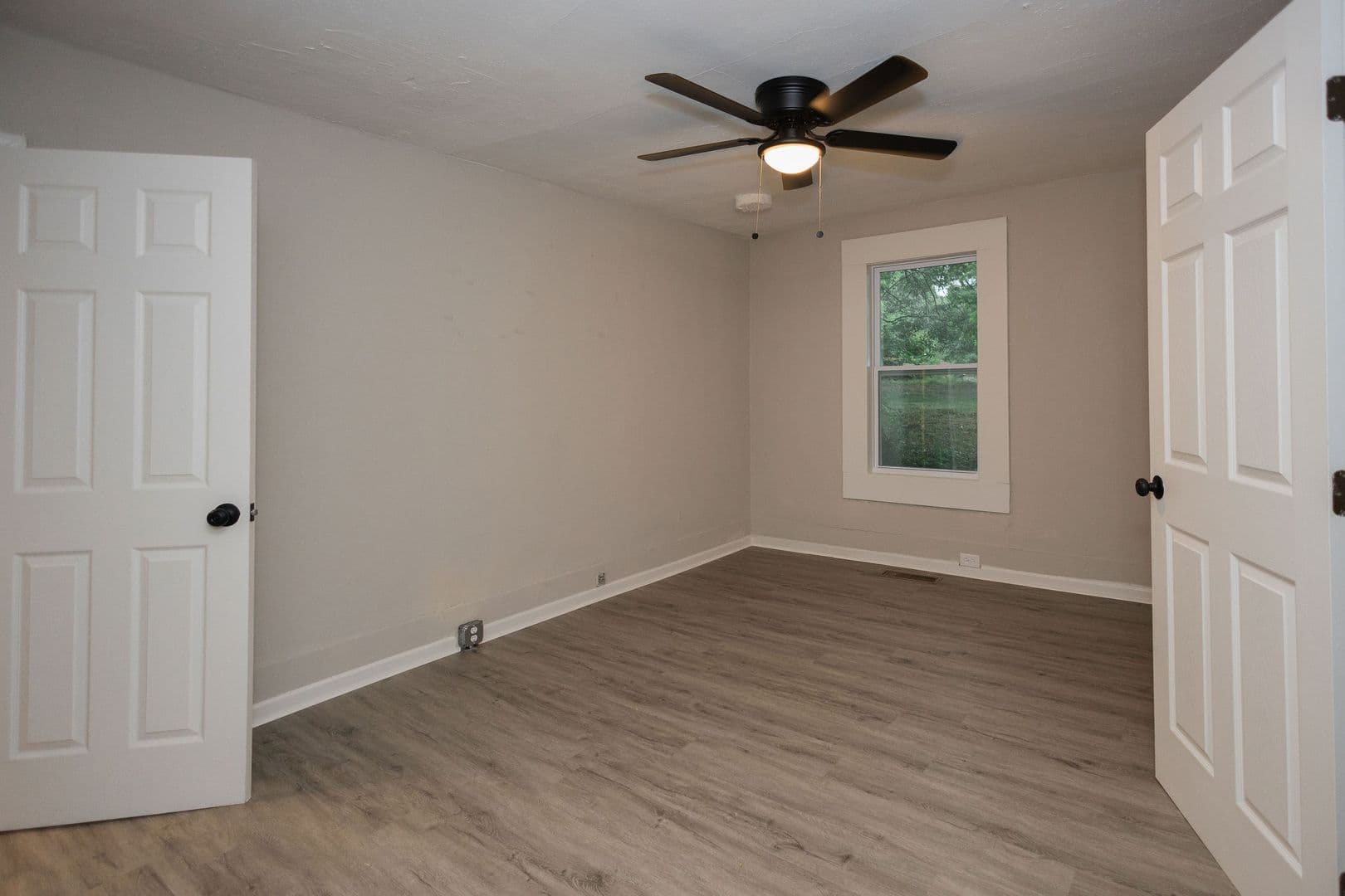Griffin House: 515 W Cherry St