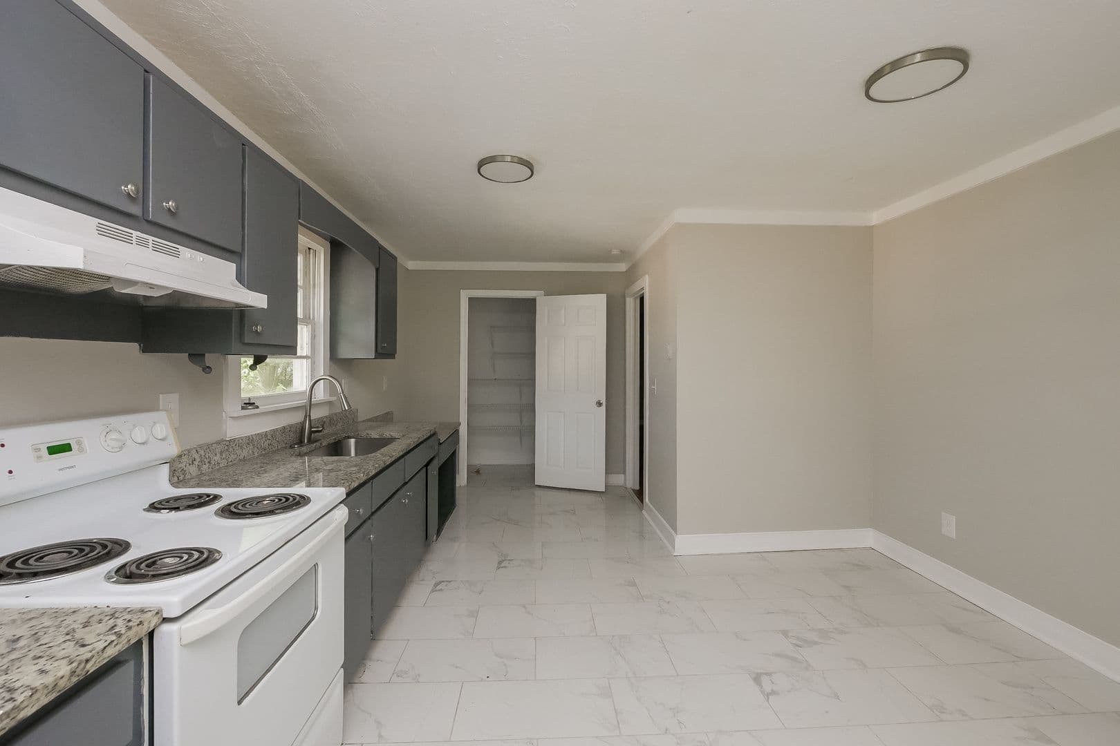 Griffin House: 842 W Broad St