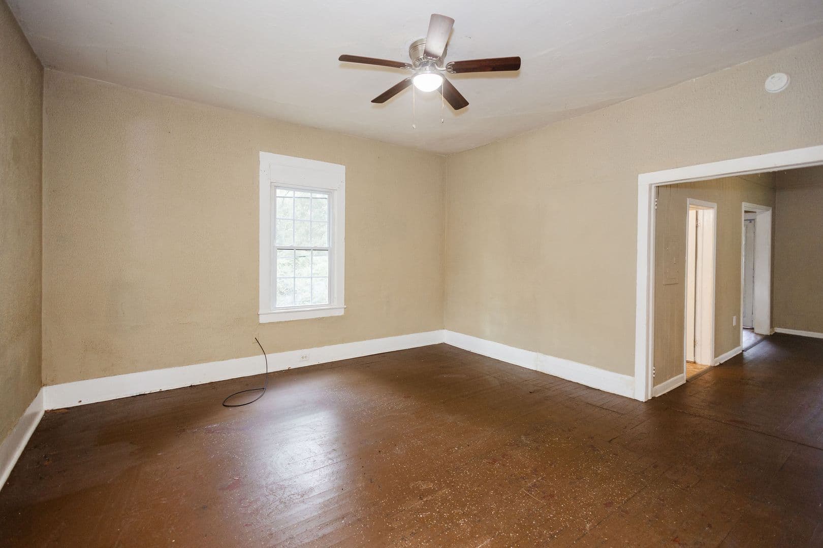 Griffin House: 723 W Broad St