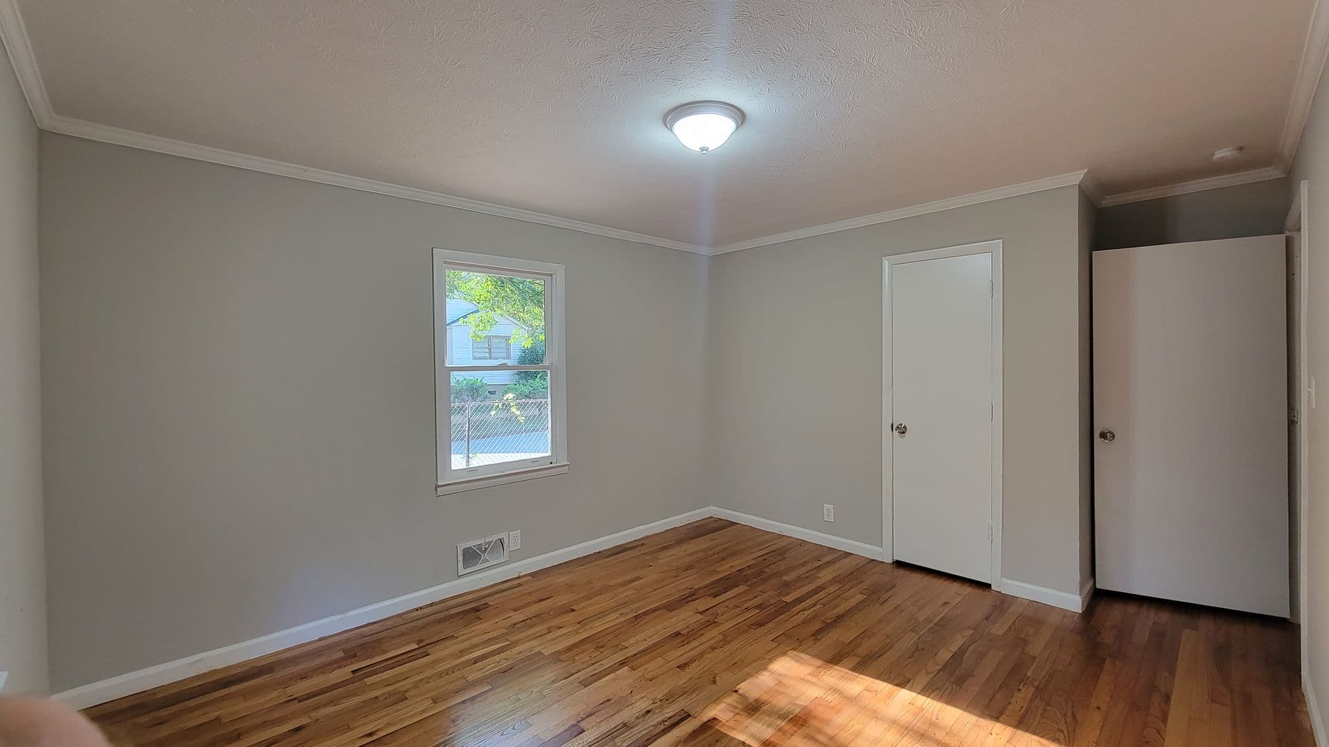 Griffin House: 842 W Broad St