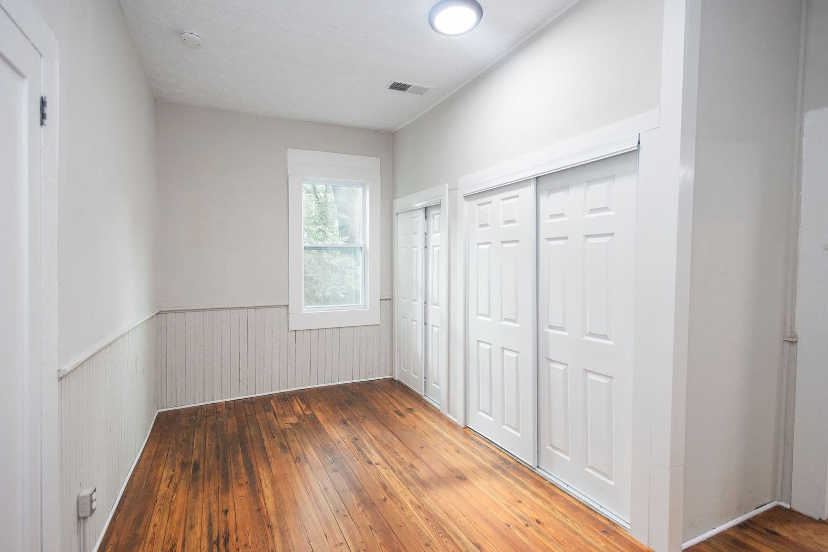 Griffin House: 208 W Cherry St