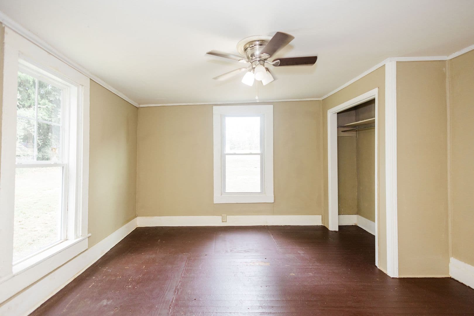 Griffin House: 723 W Broad St