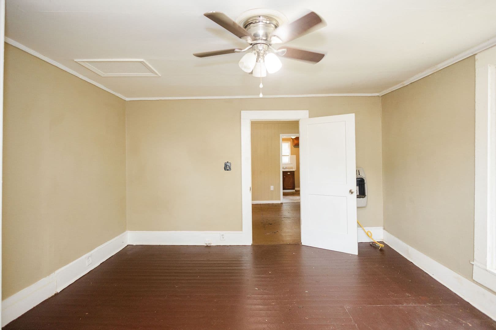 Griffin House: 723 W Broad St