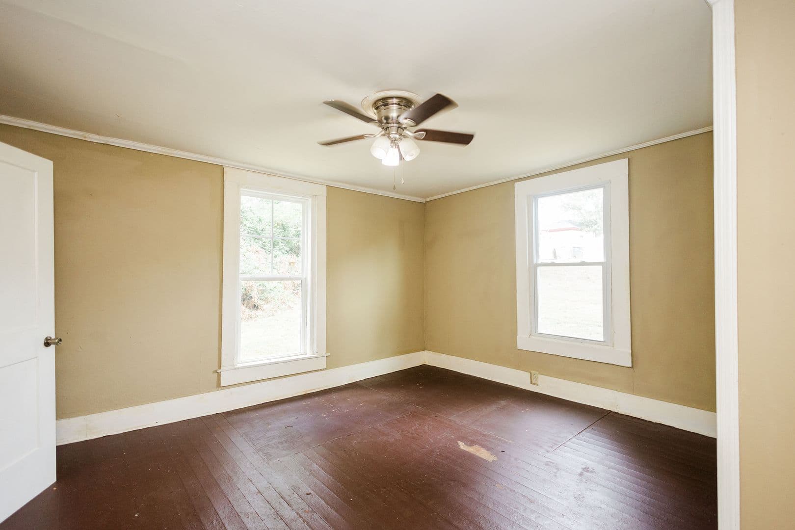 Griffin House: 723 W Broad St