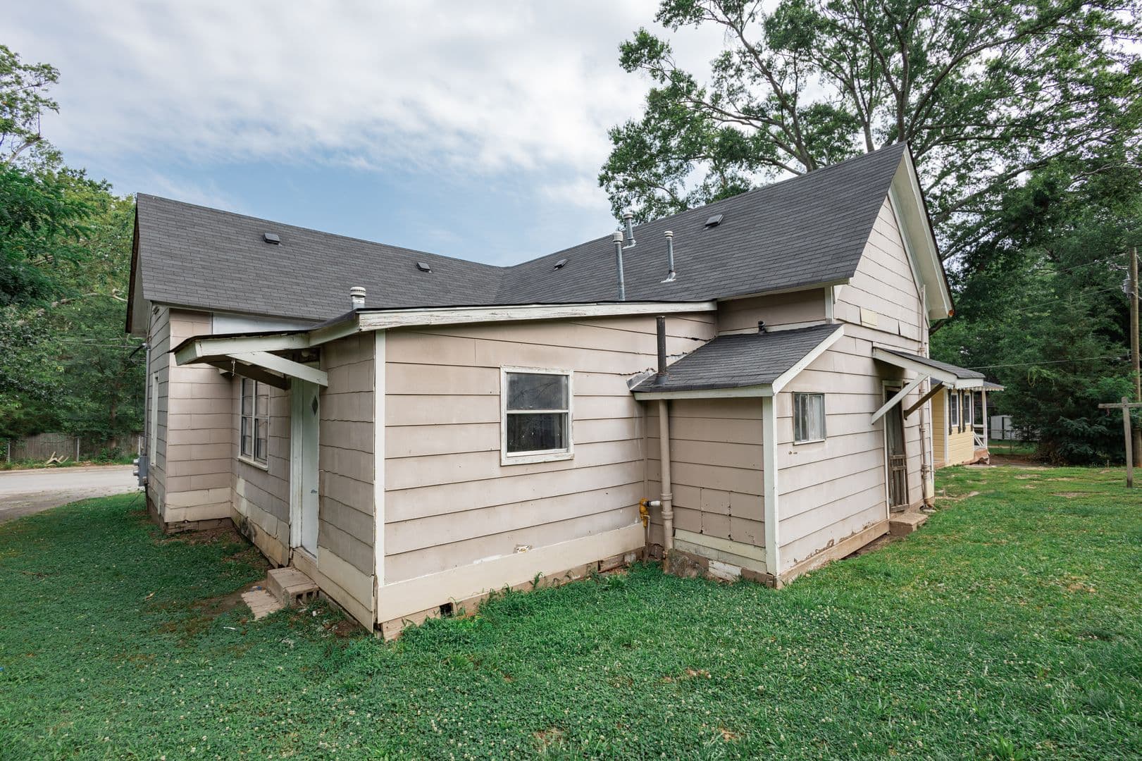 Griffin Apartment: 530 North 13th Street