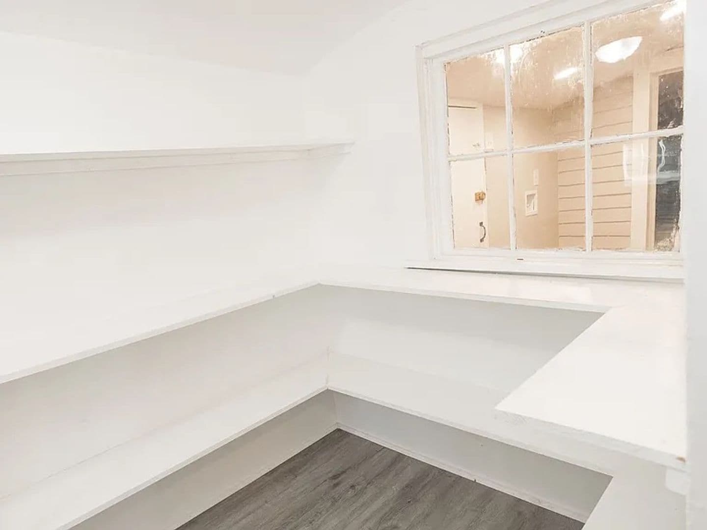 Griffin House: 321 N 10th St