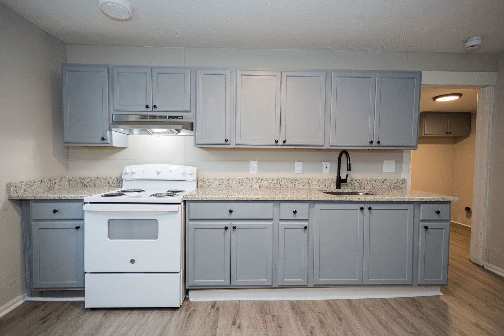 Griffin House: 515 W Cherry St