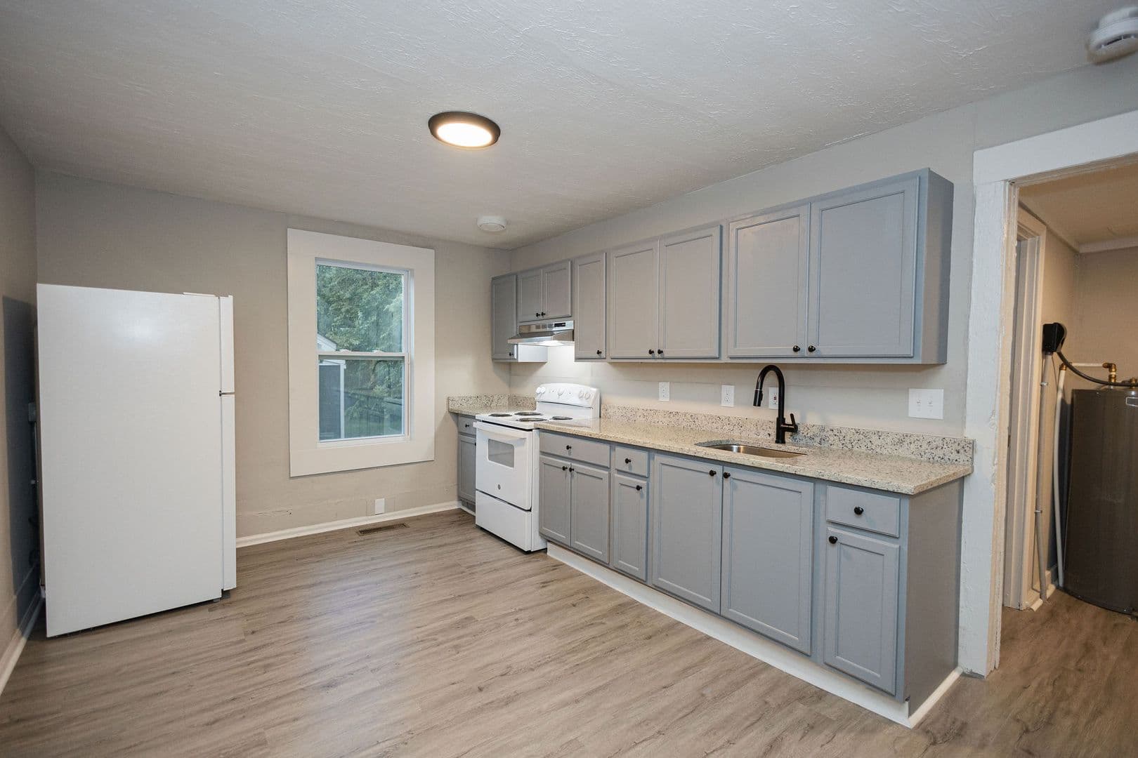 Griffin House: 515 W Cherry St