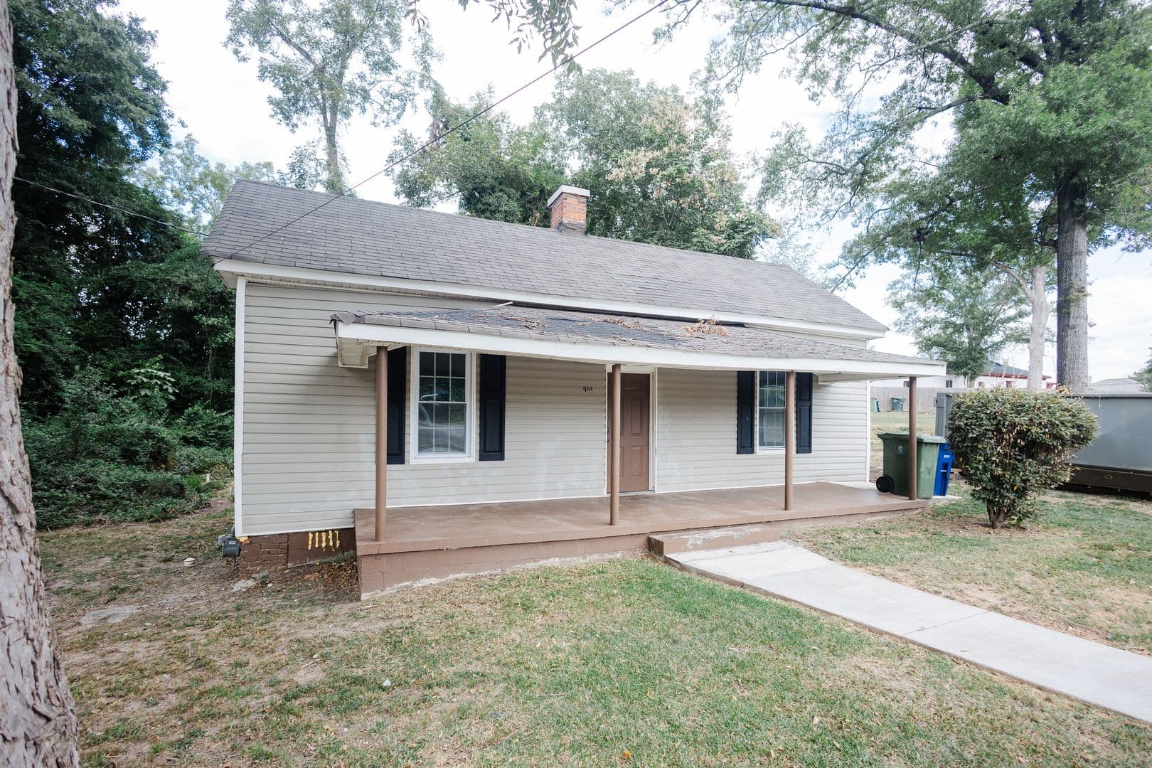 Griffin House: 723 W Broad St